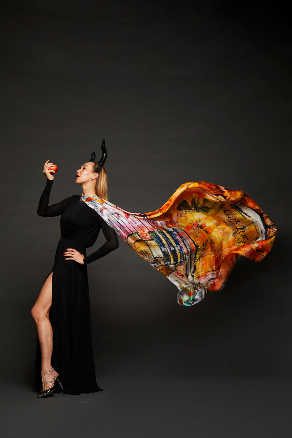 Luxury FullArt In Seta 100% ENTREPRENEUR - Artistico Foulard Unisex Firmato - 140X140cm, art-to-wear, limited edition