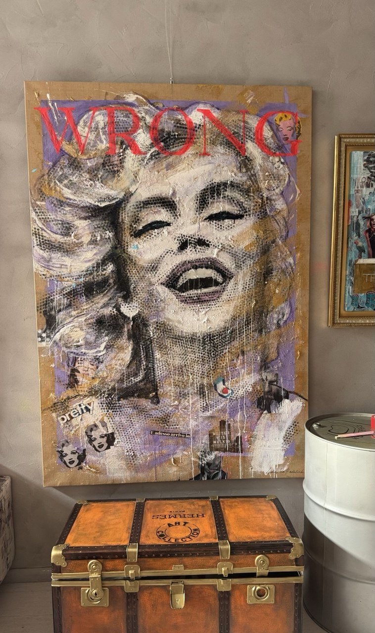 WRONG Marylin 200x140 - opera ambientata