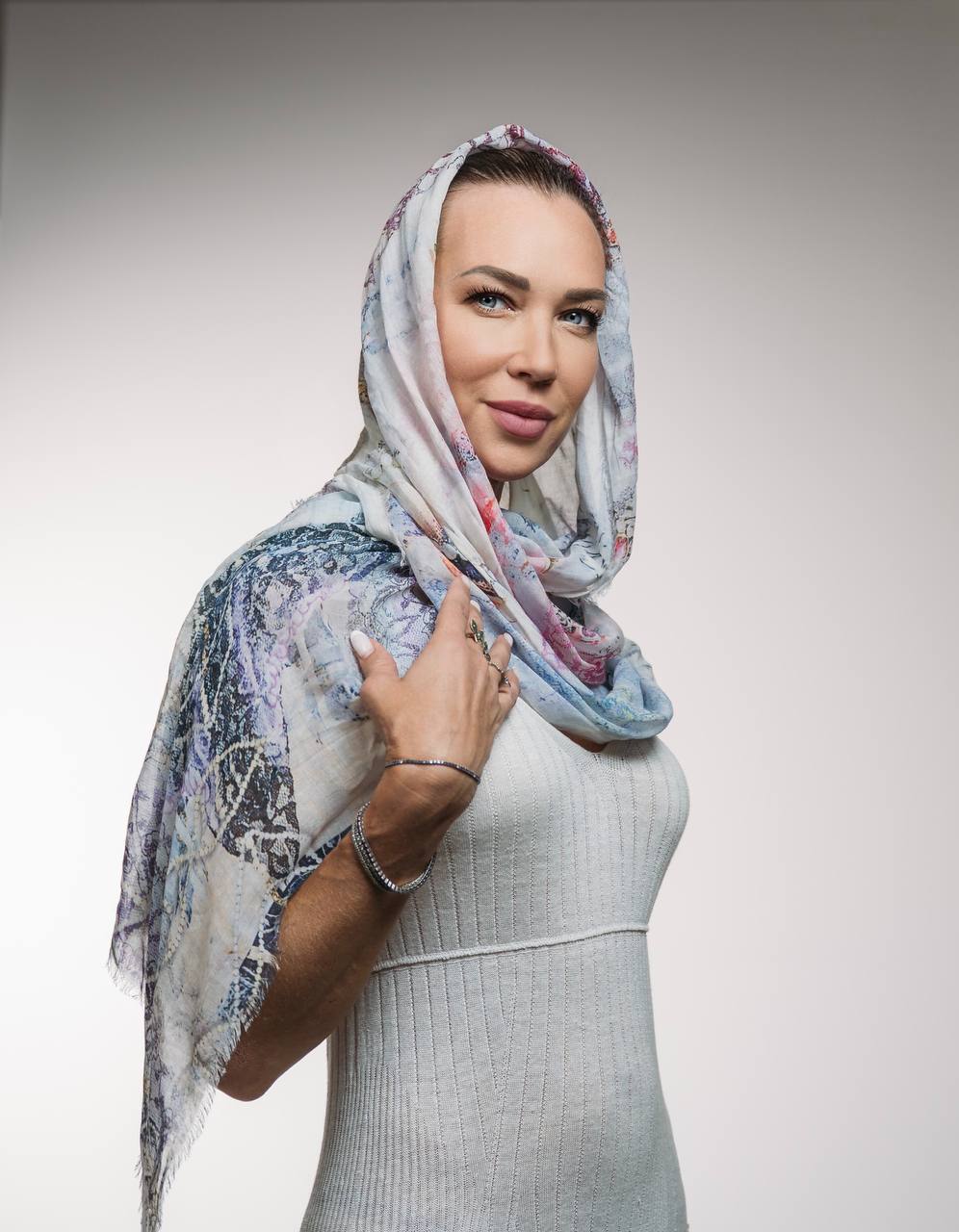 Fullart White Luxury Hijab - Artistico Foulard 70X200cm, prima collezione che incontra la cultura islamica, limited edition